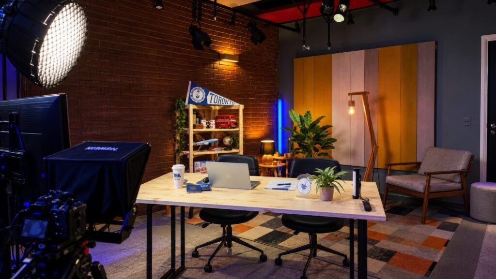 Sala de aulas com câmeras na FUSA Studio